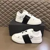 Luxury Men's Fashion Leather Platform Wedge Designer Sneakers andningsbara och bekväma promenadskor Fashion Show Set Patwork Letters Lovers Casual Shoes.