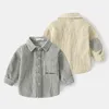 Barnskjorta Corduroy Boys Cardigan Baby Boys Shirts Långärmad skolblus Barn Vit skjorta för småbarn pojkar blus barn toppar hösten 230803