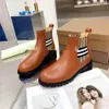 Burberyy Designer Booter Burberr Angle Martin Desert Boot Женщины классическая полосатая коричневая обувь модные зимние кожа