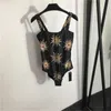 Lady Sexy Beach Dress Two Piece Set Vintage Printed Halter One-Piece Swimsuit Flesh som täcker mager halv kjol Kvinnor Designer Badkläder