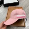 새로운 디자이너 야구 모자 남성 여자 고급 나일론 장착 모자 삼각형 패션 캐주얼 선 버킷 모자 편지 캡 선 하트 보닛 비니 핑크