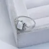 2023 Fashion S925 Srebrny pierścień kwadratowy Kamienny Pierścień Mały świeży pierścień Europejski i amerykański prosty australijski pierścień klejnot