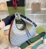 New Crescent Retro Crossbody Half Moon Bolsos Mujeres Croissant Clutch Purse Old Flower Canvas Cuero genuino Ajustable Rojo Verde Correa Attache mini