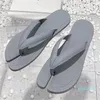 Slippers Platte Vrouwen Rubber Antislip Flip-flops Strandschoenen Dames Badkamer Comfort Slides Split Toe Casual Vrouw