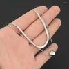 Girocollo Collana con pendente a cuore unico Catena in acciaio inossidabile con pendente a doppio strato Perfetto per le donne alla moda