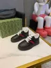 23SS Designer Kids Sneakers Nowe swobodne koronki w górę skórzana marka dziecięcych butów sportowych chłopców rozmiar 24-35 Buty dla niemowląt