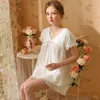 Vêtements de nuit pour femmes Vintage été coton vêtements de détente princesse vêtements de nuit femmes doux dentelle pyjamas Sexy col en V hauts Shorts deux pièces ensembles