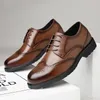 Elbise Ayakkabı Markası Orijinal Deri Erkekler Brogue Oxford İngiliz Tarzı İş Yumuşak Çıkarılmış Tasarımcı Siyah Kahverengi M96096
