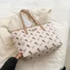 Kvällspåsar stor kapacitet Tygväska 2023 Summer Rabbit Print Women's Shoulder Fashion Handbag Versatile Underarm 230803