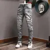 Jeans Masculino High Street Moda Masculino Retrô Preto Cinza Elástico Ajuste Justo Rasgado Graffiti Estampado Calças de Marca Hip Hop