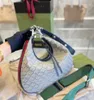 Sac à bandoulière New Crescent Retro Crossbody Half Moon Sacs Femmes Croissant Clutch Purse Old Flower Canvas Cuir Véritable Réglable Rouge Vert Sac tactile Premium