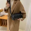 Axel 2023 koreansk version liten pendling för kvinnors höst och vinter ny konsistens enkel axel cylindrisk bagstylishhandbagsstore