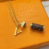 2023 Designer Pillar Box Pendant Necklaces For Women Men Luxurys Designers Flower Necklaces Mens Choker Fashion Jewelry With Box