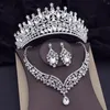 Bröllopsmycken set Green Crystal Crown Necklace Earring Luxury Bridal For Women Prom Tiaras Bride Dubai 230804