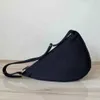 Row Muz ve Koreli Yarım Yuvarlak Naylon Sıradan Kadın Çanta Hilal Under Emfed Moon Crossbody Moda Nadas