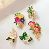 Broches Sense Retro Hong Kong Style Flowers Mori Department Yu Beauty Drop Glaze Enamel Pearl Broche Groothandel Spot