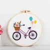 Kinesiska stilprodukter Romantisk gatucykel med blommor broderi DIY -handarbete Needlecraft för nybörjare Cross Stitch (utan R230804