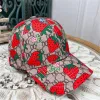 2023 Berretto da baseball Cappelli firmati Berretto da baseball di lusso Disegni di fragole Stile sportivo Viaggi Abbigliamento da corsa Cappello Temperamento Cappellini versatili di alta qualità