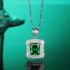 Ny högkoldiamantimitation Emerald Luxury Gem Pendant Halsband Kvinnor Enkel och generös S925 Silver Wedding Jewelry Gift