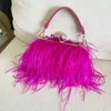 Bolsas de noite rosa vermelha caixa de anel de cabelo de avestruz bolsa quadrada pequena corrente pu cruz ombro para baixo feminino s 230804