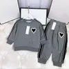 Vestiti per bambini per bambini Completi di abbigliamento amis cappotti per felpe per ragazzi e ragazze Ragazzi con cappuccio designer Fashion Streetshirts Pullover Loose