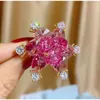Broschen Elegante blaue rosa österreichische Kristall-Blumen-Brosche, modische vergoldete Pin-Accessoires, High-End-Luxus-Zirkon-weibliche Broche-Geschenk