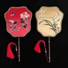 Produkte im chinesischen Stil, Suzhou-Stickerei, doppelseitiger heterochromatischer runder Fächer, Palastfächer mit langem Griff, Dekoration für Heimtanzfächer im chinesischen Stil