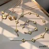 2023 Van Clover Designer Pearl 4 Pieces Gold Necklace Earrings Diamond Wedding Laser Brand Armband Charm