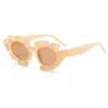 Solglasögon 2023 Färgglada tusensköna Pearl Women/Men Heart Cat Eye Sun Glasses Party Y2K Bling Eyewear Eyeglasses UV400