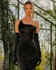 Elegant plus size svart mantel aftonklänningar för kvinnor stropplösa draperade veck formliga tillfällen tävling födelsedagsfest prom kändis klänningar med handskar