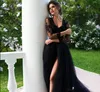 2023 Vintage Bobemian A Line Wedding Dresses V Neck Black Lace Crystal Pärlor Tulle Gothic med långa ärmar Sexig ren topp slits kjol brudklänningar criss öppna tillbaka