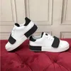 Couples de haute qualité simples Joker chaussures en cuir décontractées chaussures pour hommes chaussures blanches solides chaussures à marée basse.