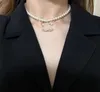 Modische Marke Designer Brief Ohrringe Anhänger Halskette Schmuck Sets Luxus Frauen Intarsien Kristall Stud Halskette Perlen Kette Pullover Ketten Valentinstag Geschenk