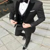 Nowy projekt jeden przycisk Czarny Tuxedos Peak Velvet Lapel Groomsmen Mens Suits Wedding PROM Dinner Blazer Pants Pants Vest Tie269z