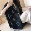 2023 Fashion Women's Wigf Designer Dickf Premium Cashmere Warm Winter Winter رسالة كبيرة متشابكة Cape Size 80x180cm