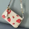 Designer Bag C-Letter Underarm Hobo Bag Crescent Moon Handväskor Luxury Women Strawberry Print axelväskor Justerbar plånbok Söt tygväska Purse