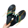 Pantofole da donna di design di lusso Sandali infradito infradito Pantofole da spiaggia alla moda Sandali estivi