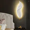 Applique murale moderne luxe plume nordique Led résine lumières pour salon appliques chevet intérieur maison Art décor éclairage