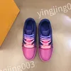 2023 Yeni Üst Lüks Spor Ayakkabı Tasarımcı Buzağı Calfskin Casual Ayakkabı Yansıtıcı Ayakkabılar Vintage Deri Eğitimler All-Match Stylist Sneaker Leisure Shoe RD220632