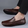 Klänningskor äkta läder män casual skor lyx varumärke mens loafers moccasins andningsbar glid på italienska körskor chaussure homme 230814