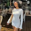 Vestidos casuais streetwear sem costas manga longa mini verão 2023 sexy costas abertas vestido de praia para mulheres roupas de férias brancas
