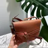 Boutique de vendas imperdíveis 2023, nova mini pequena bolsa de couro marrom feminina bolsa tiracolo de um ombro, designer de marca de luxo italiano moda francesa estilo casual