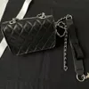 Luxury Crossbody Small Bags Lady Black Leather Clutch Handväskor myntväskor Kvinnors designer axel mini läppstift hörlurar flip väska guldkedjor handväska