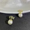 Charm-Designer-Ohrringe mit französischen Perlen, kleine Düfte, CHA-Buchstabe, mit Micro-Set-Zirkon, leicht, luxuriös und luxuriös, berühmt, vielseitig einsetzbar, RWOO