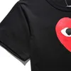 Compartilhe para ser um parceiro Play Moda Mens T-shirts Designer Red Heart Shirt Casual Tshirt Algodão Bordado Manga Curta Summer T-shirt509S