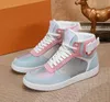 Designer casual herenschoenen, hoge schoenen, leren basketbalschoenen, vrijetijdsschoenen, bedrukte hertenleerschoenen, rubberen zolen, zwarte, zilveren en witte sneakers.