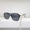 2024 Novo novo designer de luxo de alta qualidade Xiangjia Red Online com a mesma personalidade japonesa e a cadeia de pérolas para feminino versátil óculos de sol CH5988s