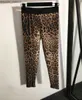 Chándales de mujer Guepardo Pantalones de dos piezas para mujer Trajes de chándal Estampado de leopardo Manga larga Chaqueta corta Cintura Leggings delgados Traje deportivo Z230805