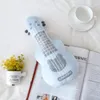 Travesseiros De Pelúcia Almofadas 60cm Simulação Criativa Guitarra Brinquedos De Pelúcia Em Casa Decoração Baby Appease Boneca Travesseiro Macio Almofada Presente De Aniversário Para Crianças 230804