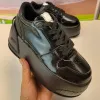 Primavera Verão 2023 Sapatos Femininos Desfile de Moda Couro Bege Tênis Plataforma 7 cm de altura solado de borracha com motivo F oversize em relevo Tamanho 35-42